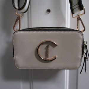 new Intraceuticals beige CAMERA messenger/crossbody BAG